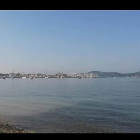 Karolina Biograd Na Moru